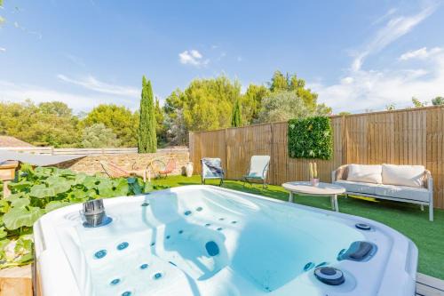 Villalbe Apartment | Le Clos des Plaisirs - Studio avec jacuzzi privé