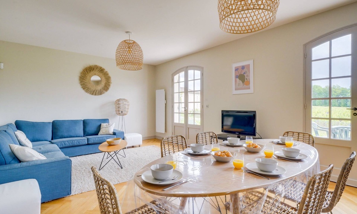 Robins Bay House | Le Clos des Vignes - Three Bedroom House, Sleeps 6