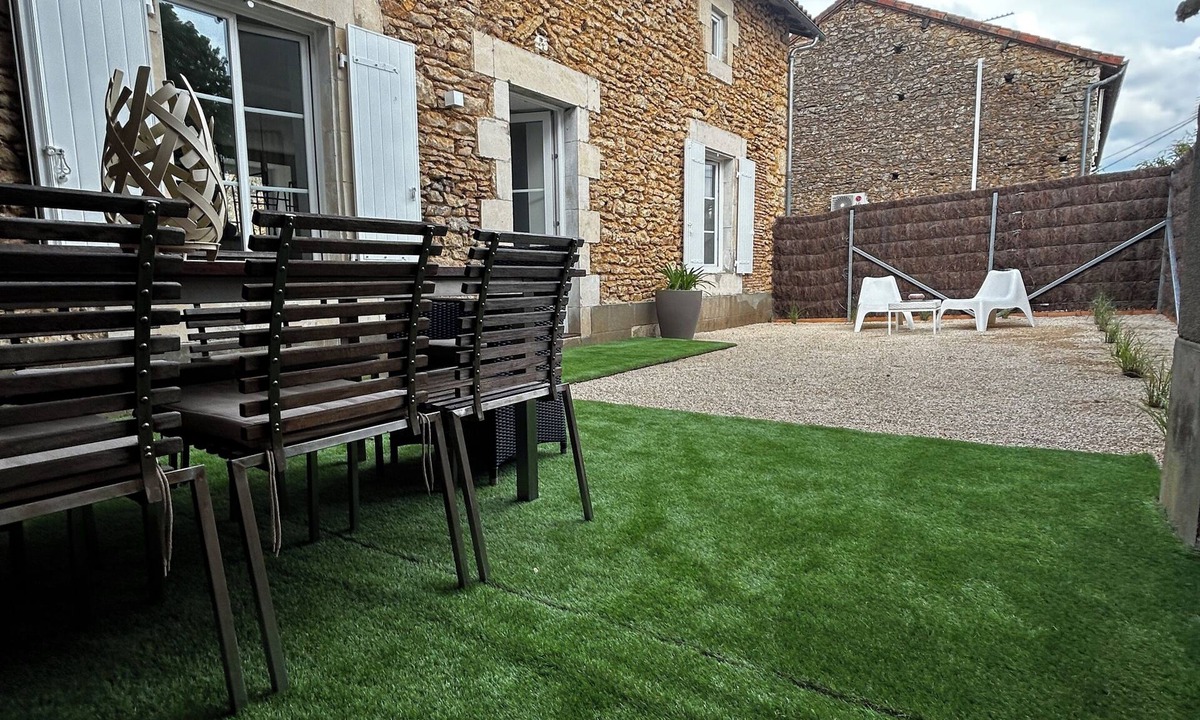Aslonnes House | Le Clos Francis, charming gîte 25 minutes from Futuroscope Park