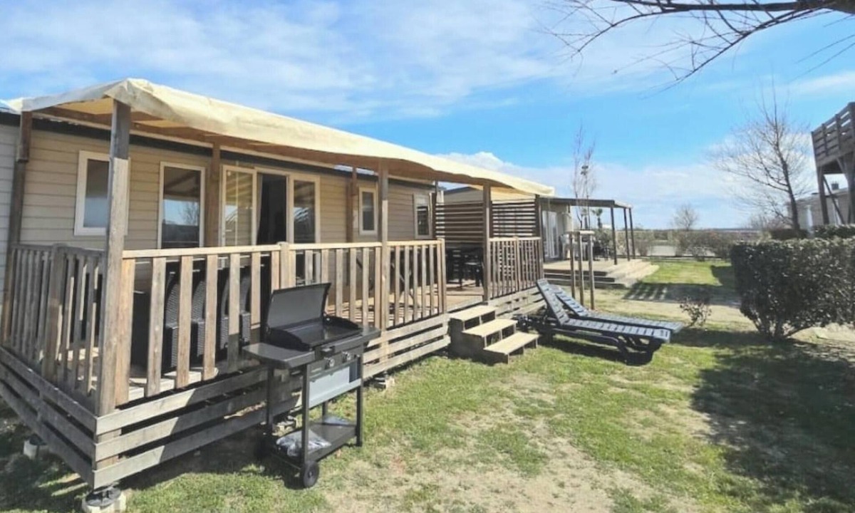 Torreilles-Plage House | Le Coco Lodge Mobile home 150m from the beach 5-star campsite Water Park