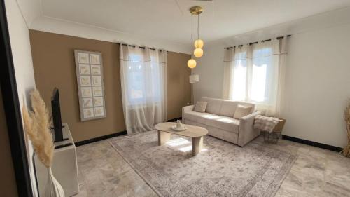 Belley Apartment | Le Cocon - Parking & Extérieur