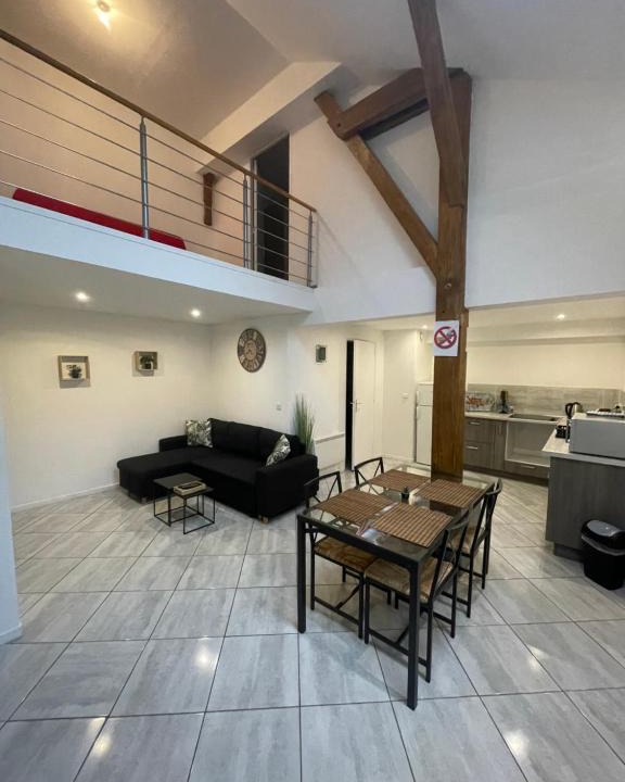 Paroy-sur-Tholon Apartment | Le Familiale climatisé & Wi-fi