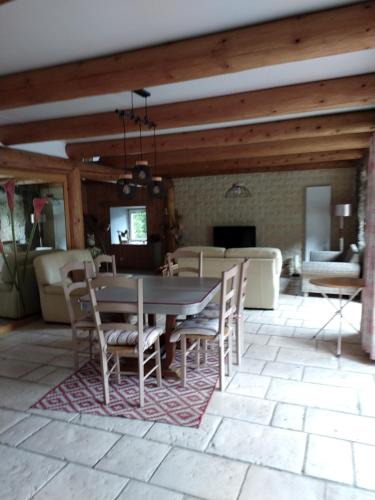 Saint-Jeures Villa | Le fourezon