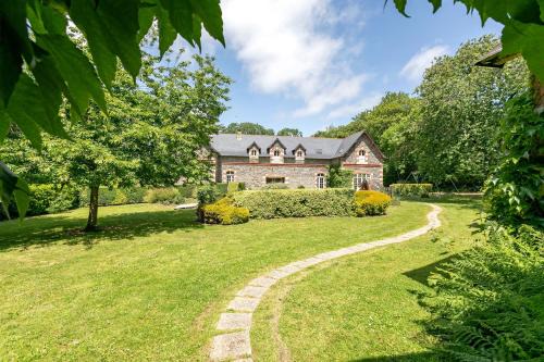 Tredarzec House | Le Grand Logis
