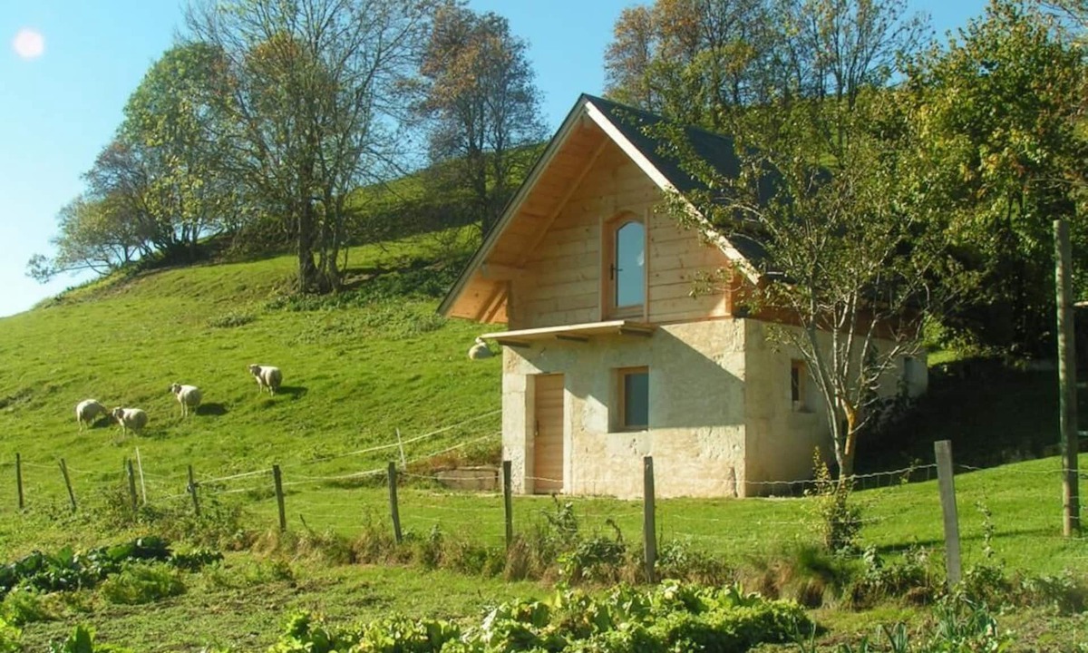 Entremont-le-Vieux House | LE GRENIER DE PIERRE