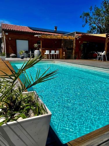 Lavelanet Ski Chalet | Le Lodge du bain chaud