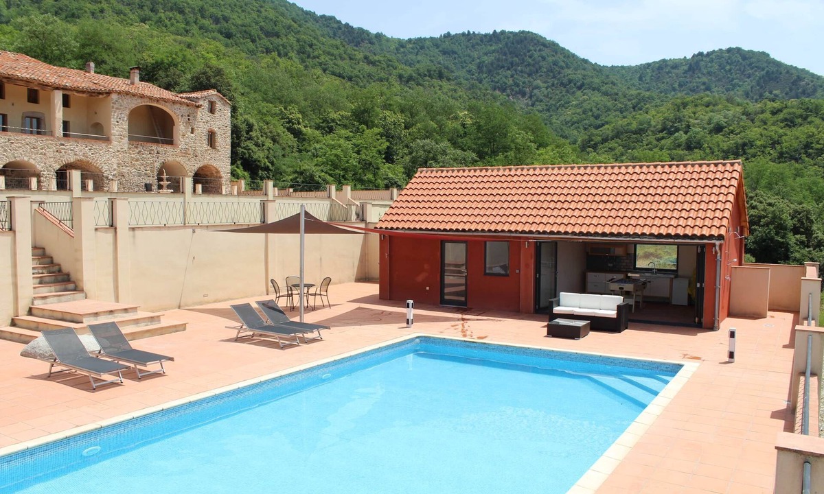 Saint-Laurent-de-Cerdans House | Le Mas and Le Canigou 7 bed Farmhouse with pool