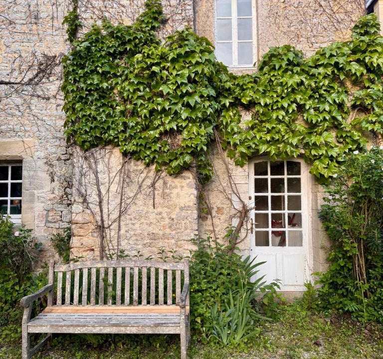 Sully Bed & Breakfast | Le Manoir de Sully - Maison d hôtes et de campagne