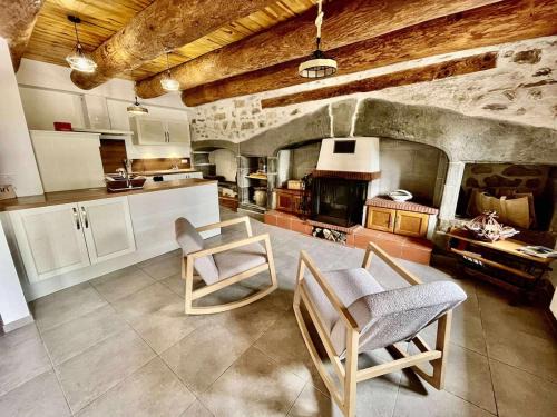 Ruynes-en-Margeride House | Le Margeride- corps de ferme - 3500m2 de terrain