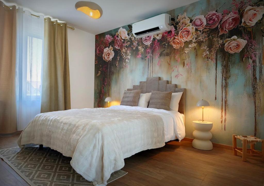 Saint-Eulien Apartment | Le Nid Poudré - Suite romantique baignoire îlot