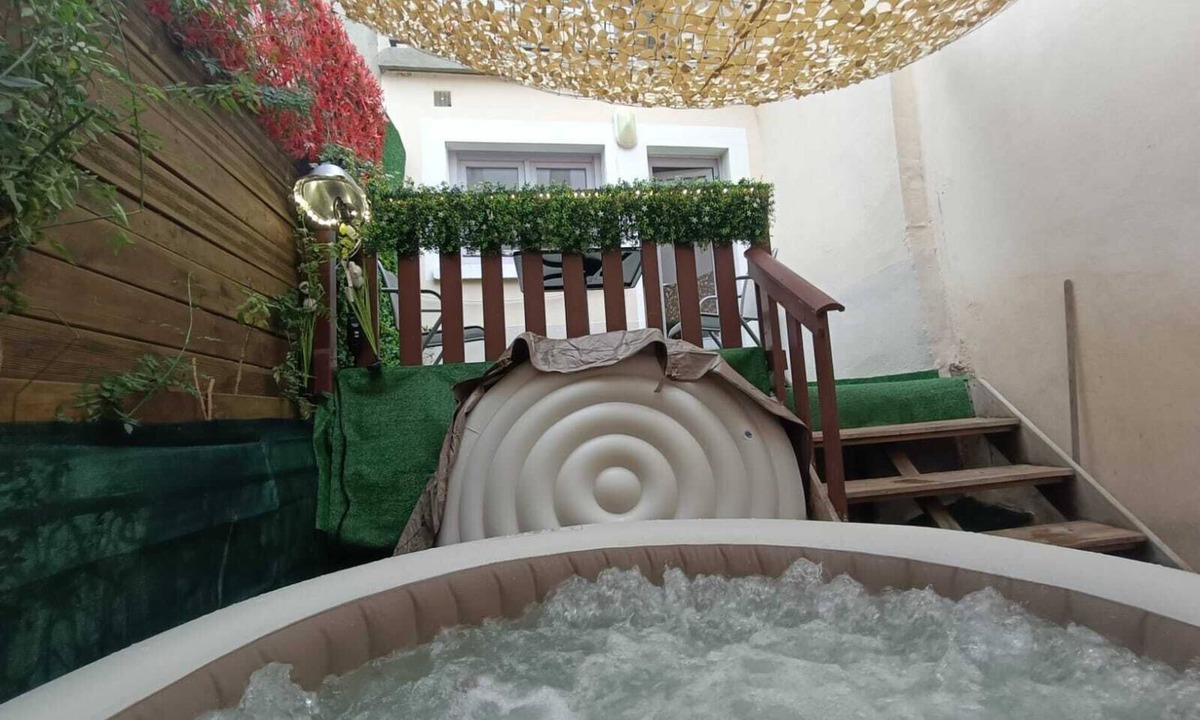 Issoire Apartment | Le Nidyssoire in the heart of Issoire with SPA in summer and winter