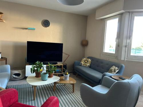 La Celle-sous-Gouzon Apartment | Le Papillon Jaune, proche de la gare