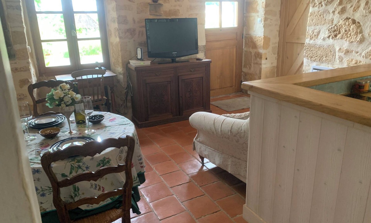Saint-Crepin-et-Carlucet House | Le Petit Gite au Manoir de Carlucet. Friendly pub/restaurant a short walk.