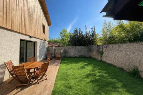 Crolles Ski Chalet | Le Petit Chalet