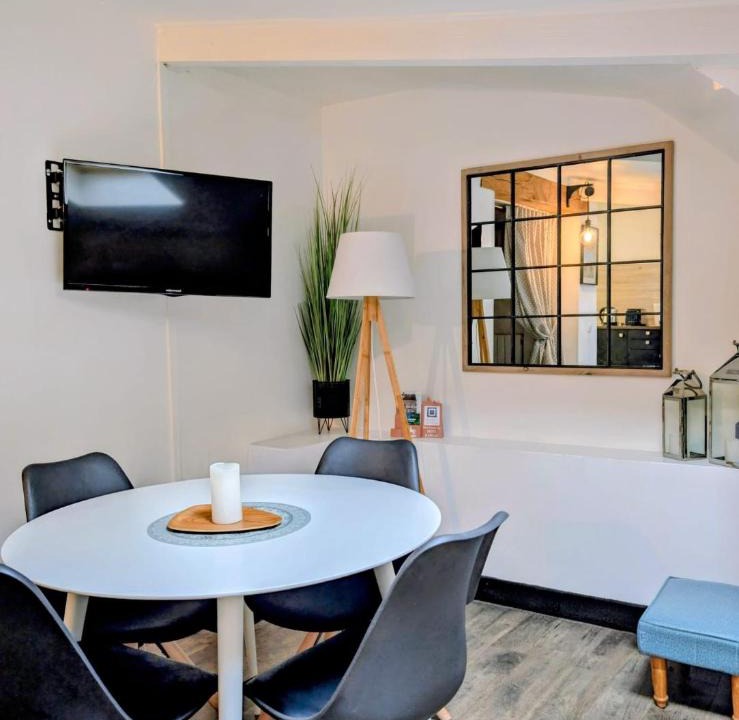 Chantilly Apartment | Le Petit Hameau de Chantilly - Studio 4 pers Chic et Charme au Coeur de Chantilly - Classé 3 étoiles