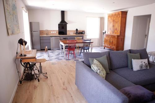 Chammes Apartment | Le petit Loré
