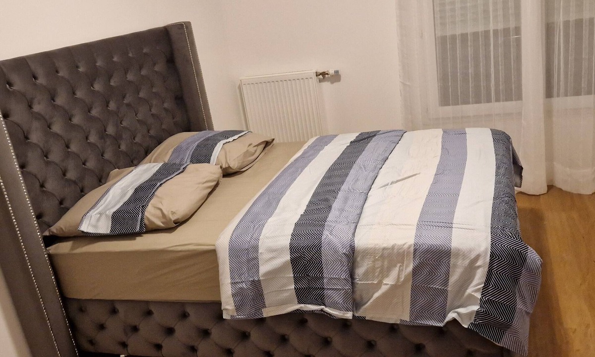 Drancy Apartment | Le Petit Palais