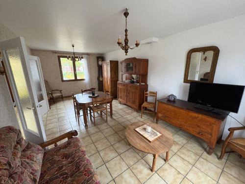 Bonny-sur-Loire House | Le Petit Puits de l Ange