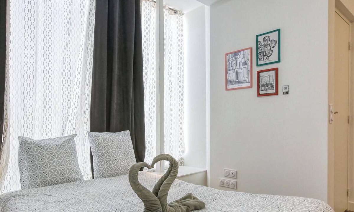 Laval Apartment | Le Pied-à-Terre - Wifi - Centre-ville