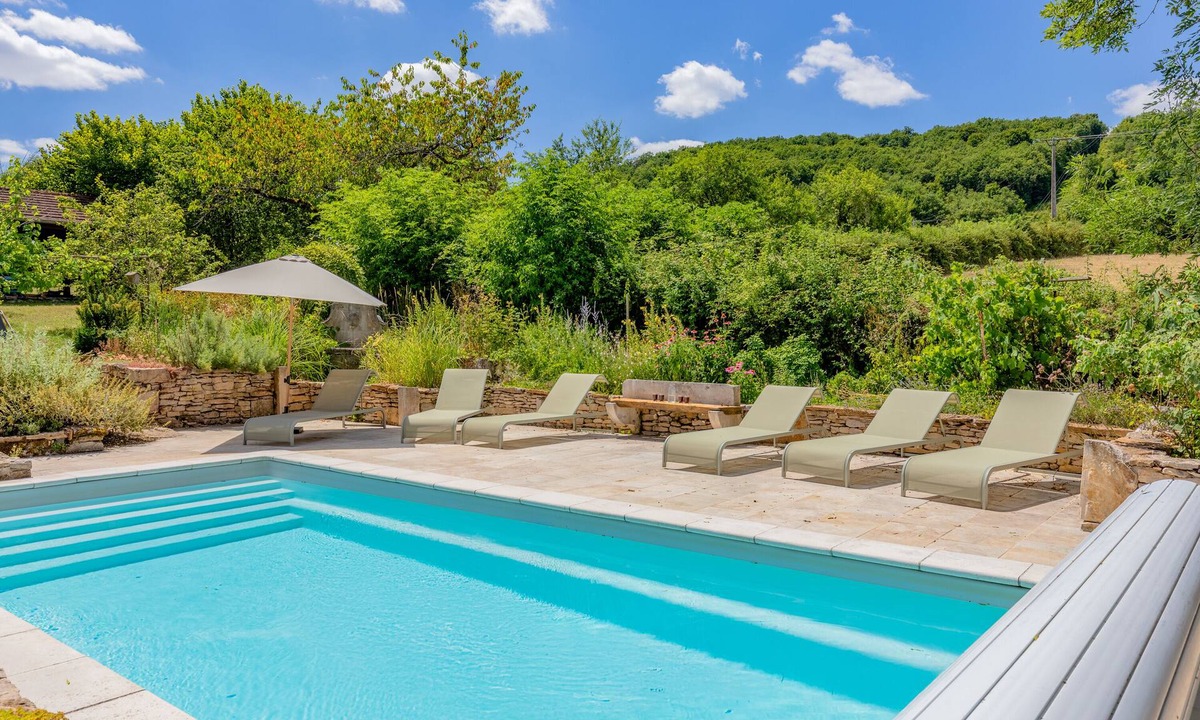Saint-Ythaire House | Le Pressoir - Renovated House for 12 with Heated Pool