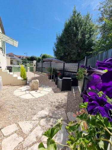 Mareuil-les-Meaux House | Le refuge des contes Maison Climatisée à 15 minutes de Disneyland Paris Parking et Wifi gratuit
