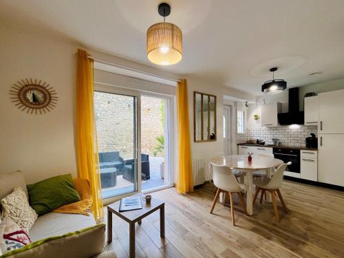 Carentan Apartment | Le Rez des Arcades - T2 en RDC hypercentre
