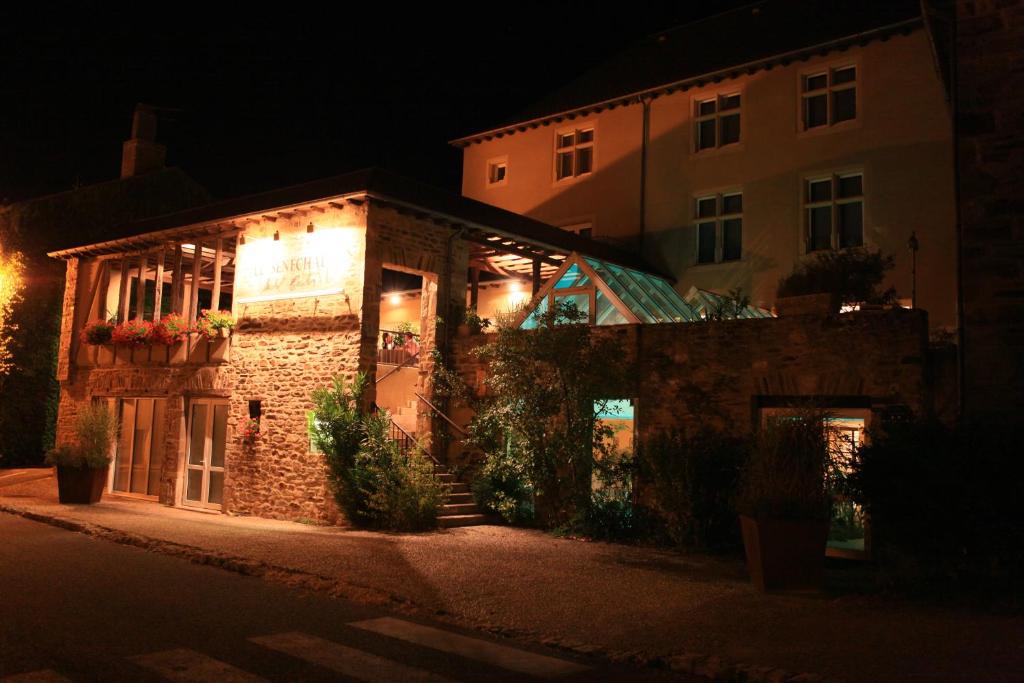 Sauveterre-de-Rouergue Hotel | Le Sénéchal