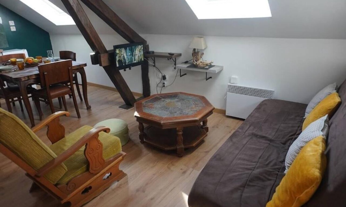 Valenciennes Apartment | "Le Séjour des Hobbits" Apartment with 2 free indoor parking spaces