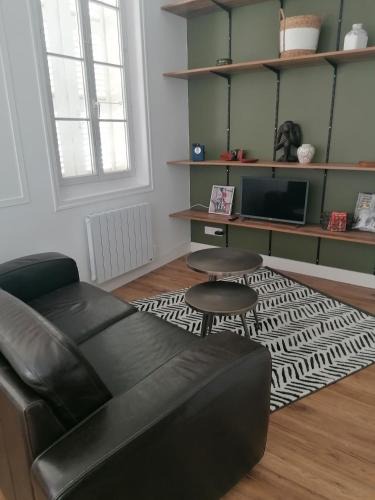 Rochefort Apartment | Le Tréville Grand Studio Cosy 32M2