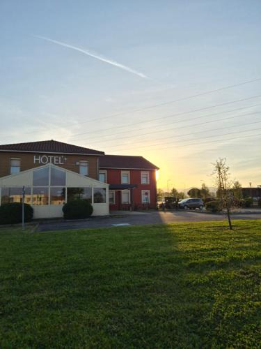 Savigneux Hotel | Les Étoiles Du Forez