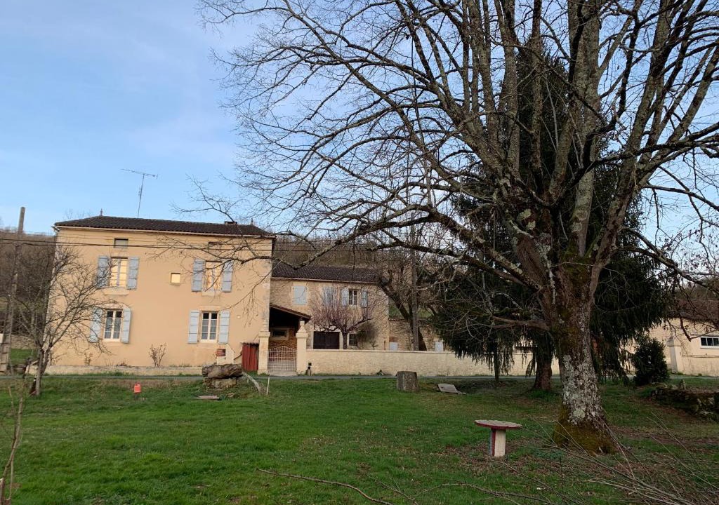 Anglars-Juillac Bed & Breakfast | Les chambres de la P’tite vallée