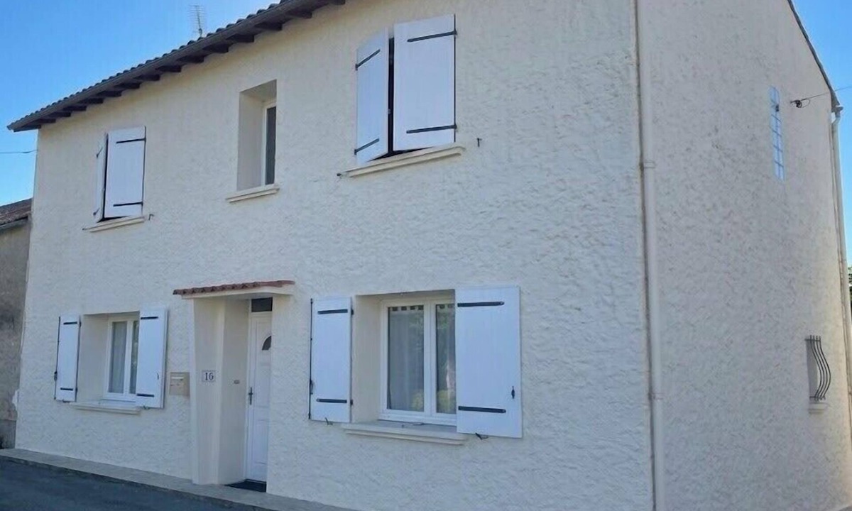 Saint Agnant House | "Les Chaumes" Country Cottage