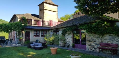 Saint-Julien-d'Arpaon Bed & Breakfast | Les Copains à Bord - chambres d'hôtes et roulottes