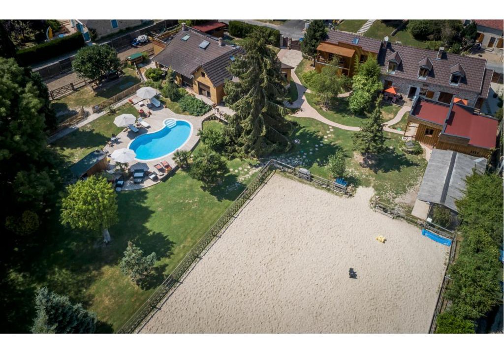Saint-Ouen-en-Brie Bed & Breakfast | Les Crinieres En Brie