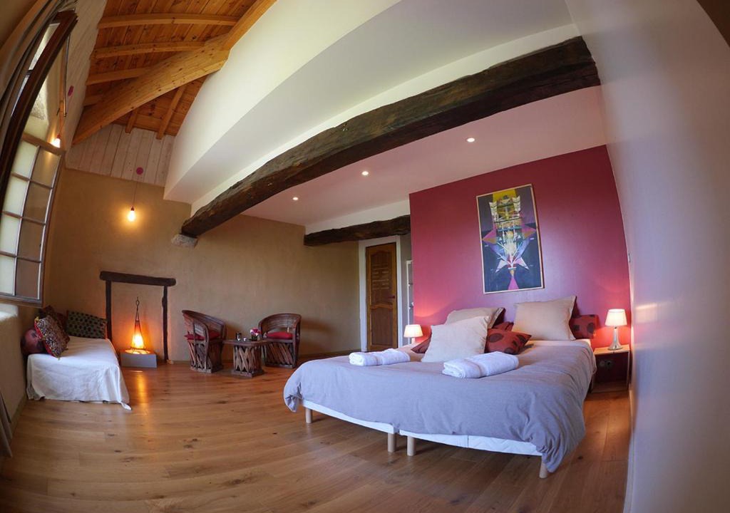Saint-Esteben Bed & Breakfast | Les Fous du Village