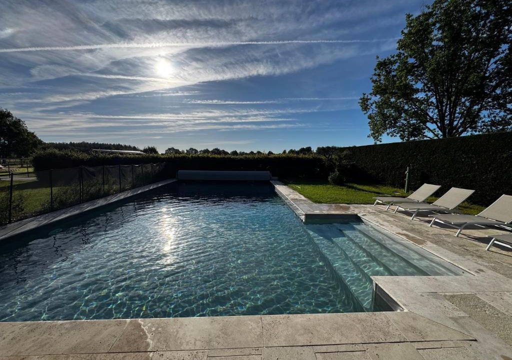 Mery-sur-Cher House | Les gîtes de la Grange de Léonie - jacuzzis privatifs et Piscine