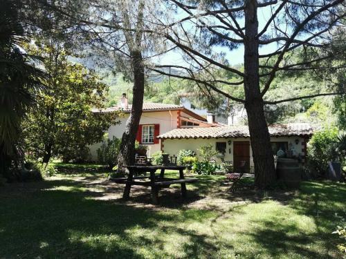 Sahorre House | Les lauriers