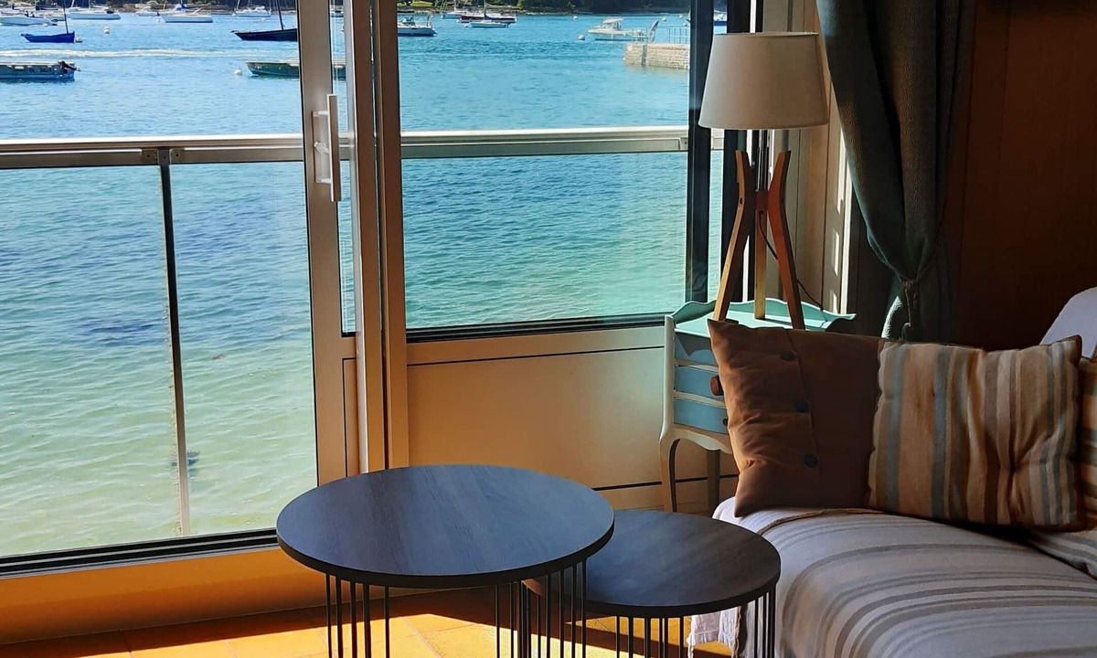 Finistere Apartment | Les Pieds dans l'Eau : Beautiful, bright rental (sea access)