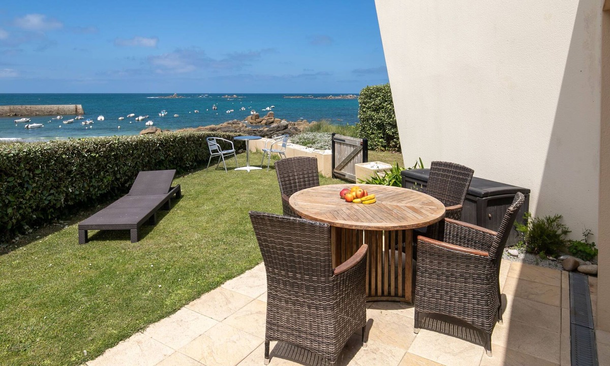 Cleder Apartment | Les Pieds dans l'eau by Interhome