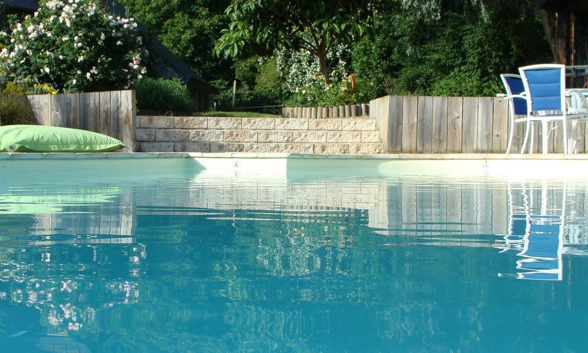 Lamballe House | Les Sirènes, character gîte with swimming pool, 20 minutes from the coast