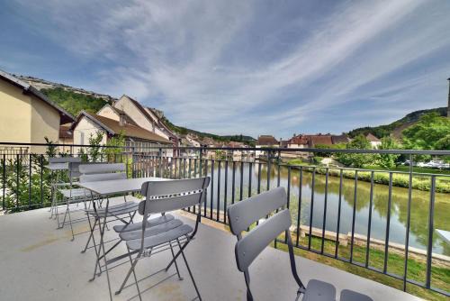 Ornans Bed & Breakfast | LES TANNERIES Meilleures vue sur la rivière Chambres climatisées