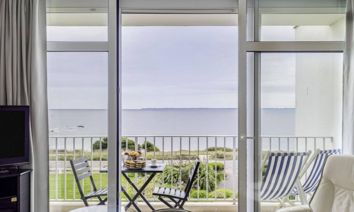 Quiberon Apartment | Les Trois Iles by Interhome