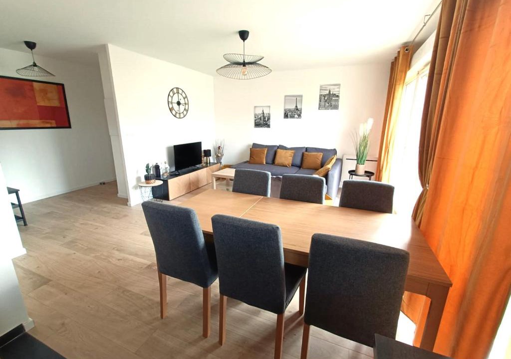 Serris Apartment | Les vergers de Serris, 6 personnes, 2 PK privés, balcon, lit bébé