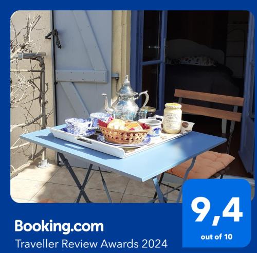 Charlieu House | Les volets bleus