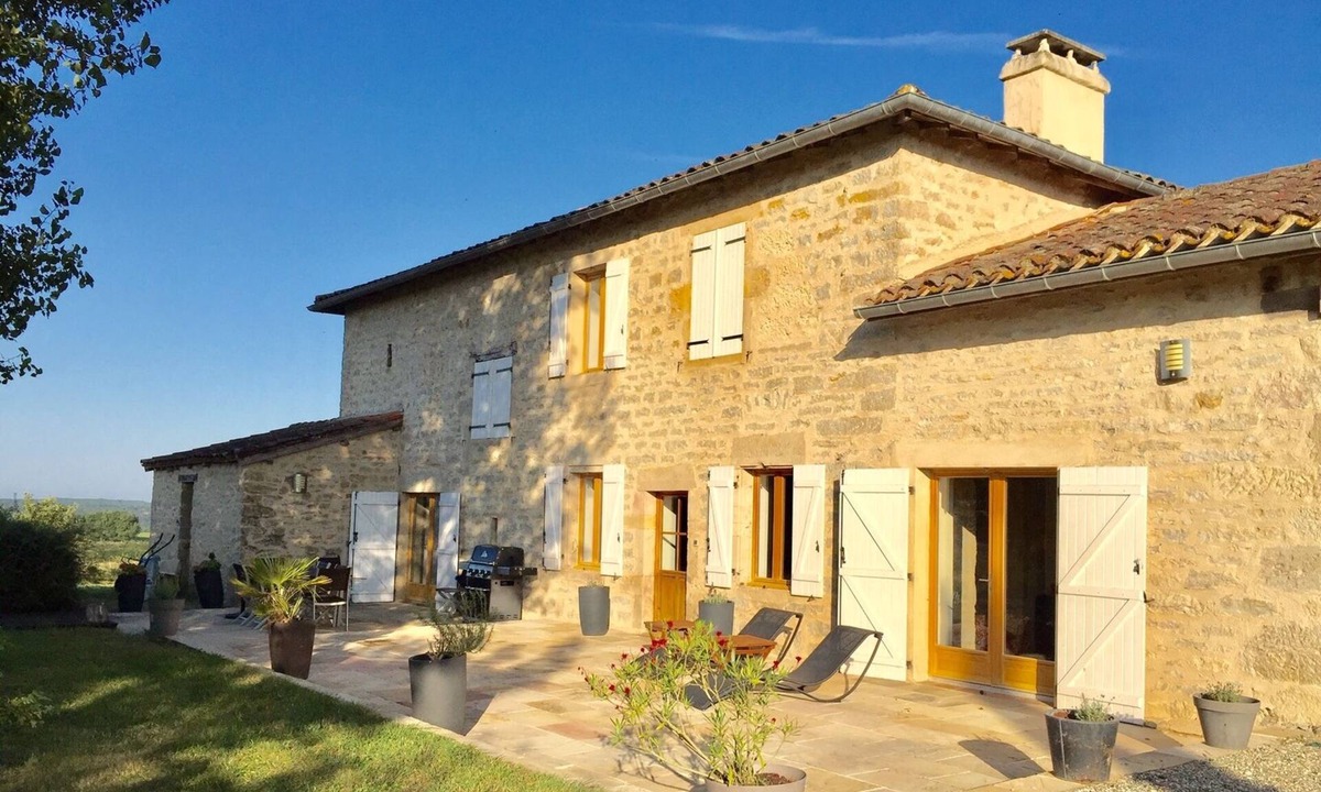Caylus House | Light, airy and welcoming holiday home with fantastic views