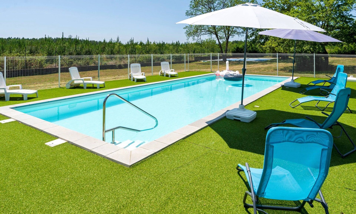 Lesperon RV Rental | Lodge 4 with Shared Pool, Private Terrace and Shared Garden