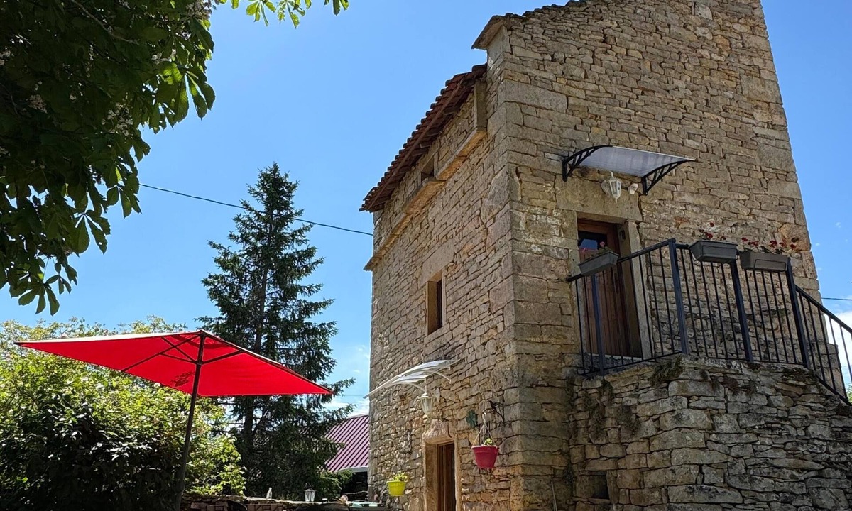 Promilhanes Cottage | lodging in dovecote