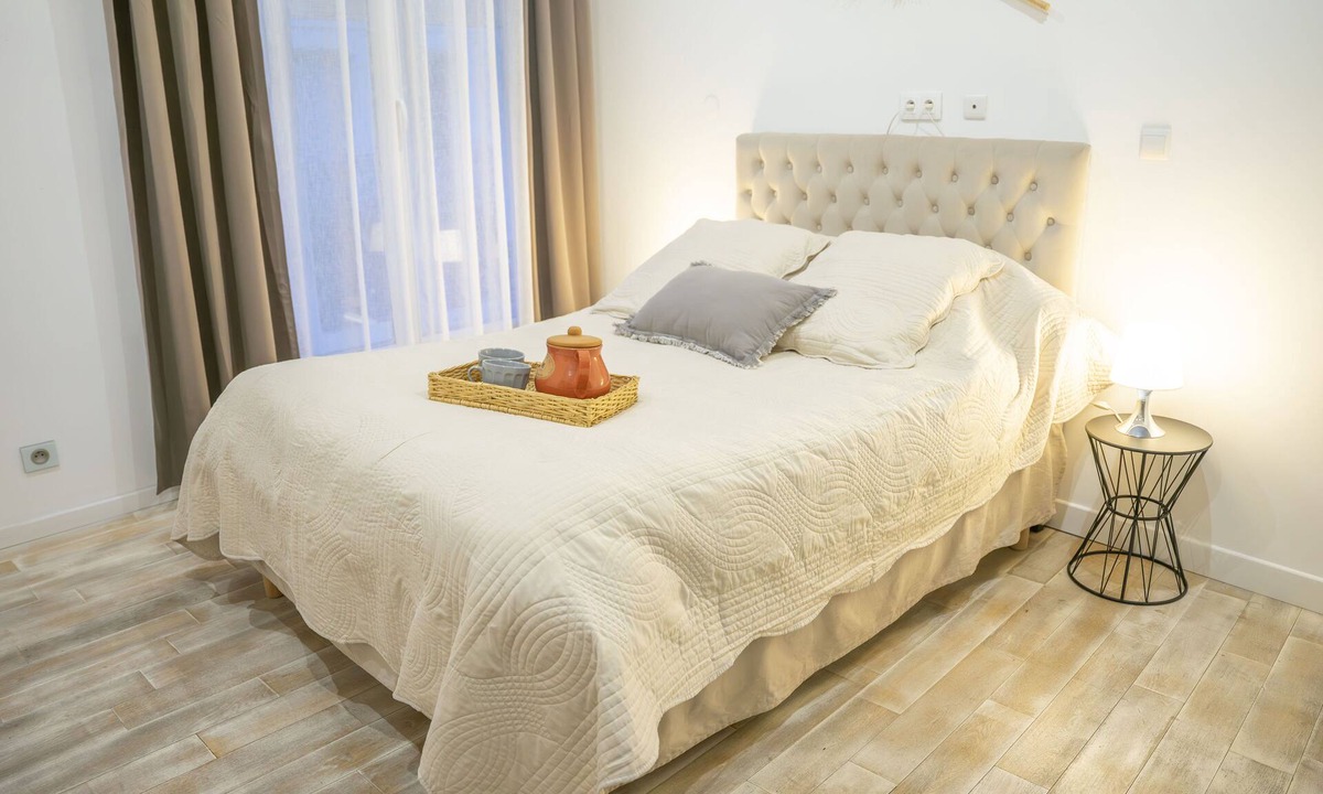 Douai Apartment | Loft Chaleureux en Face du Beffroi - Centre-ville Parkings Gratuits à Proximité