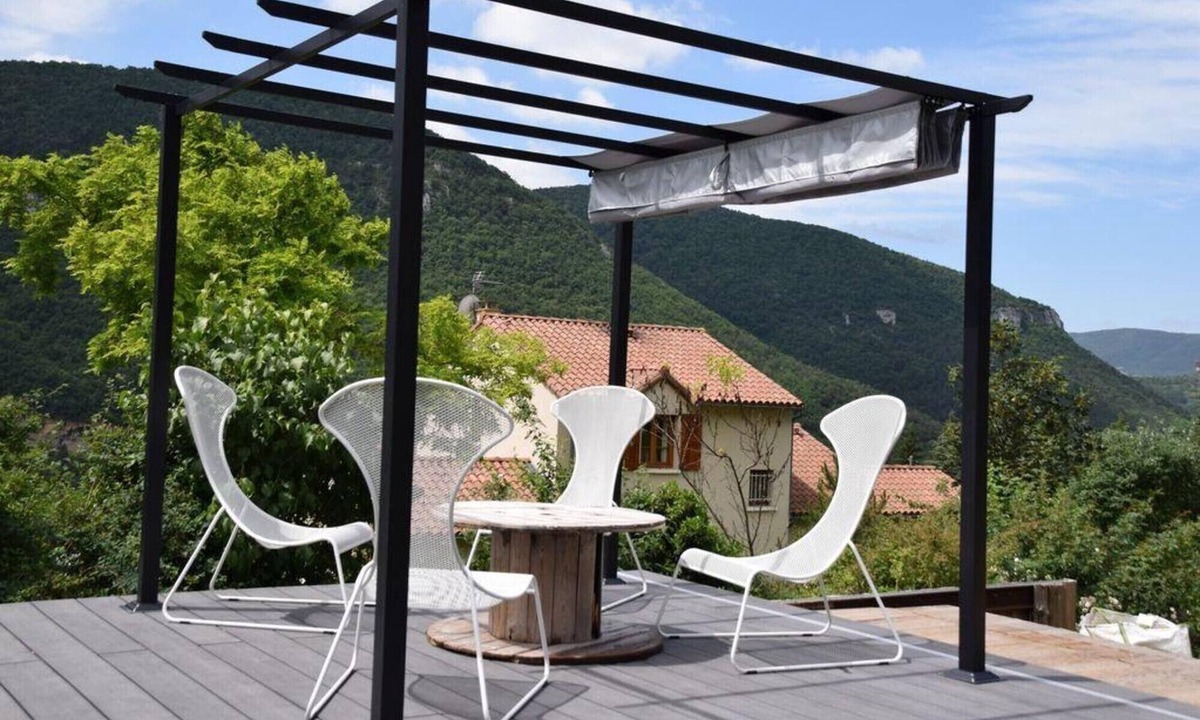 Mostuejouls Apartment | Loft Cocoon: Mountain View & Private Jacuzzi in Mostuéjouls