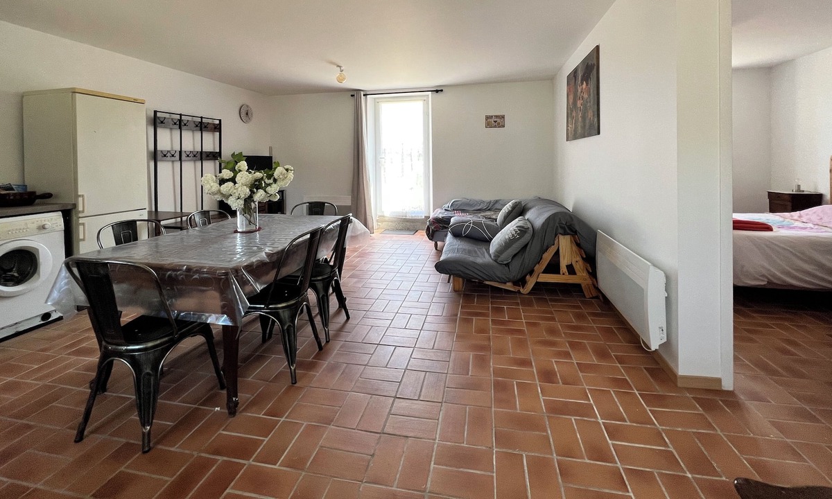 Saint-Mars-de-Locquenay Other | Logement à la Campagne